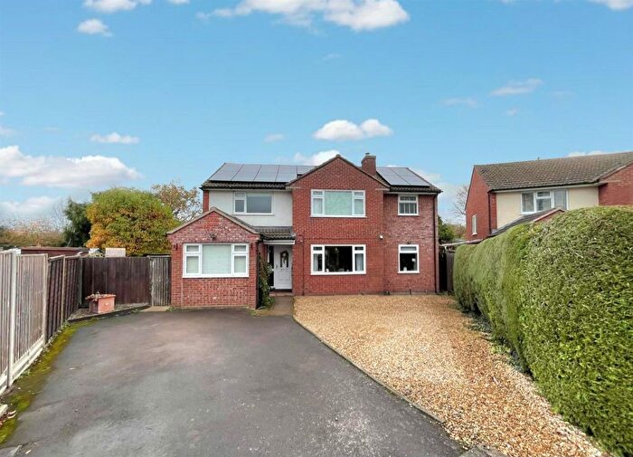 4 Bedroom Detached House For Sale In Glebe Close, Newent, GL18