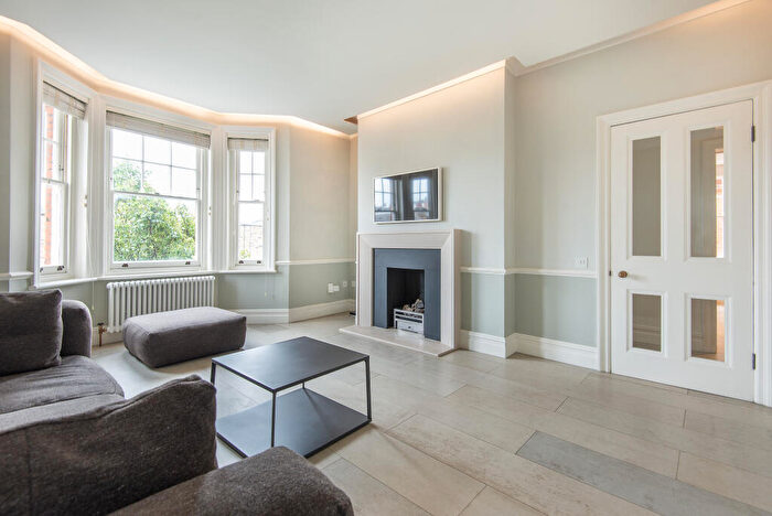 2 Bedroom Flat For Sale In Park Walk, London, SW10