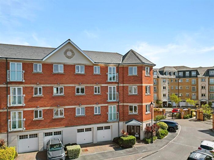 2 Bedroom Flat For Sale In Eugene Way, Eastbourne, BN23