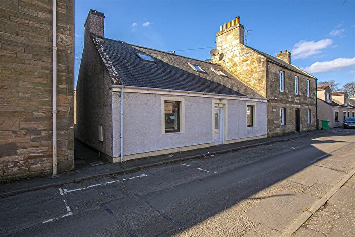 4 Bedroom Semi-Detached House To Rent In Hill Street, Cupar, KY15