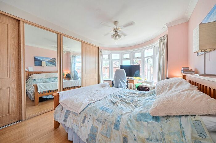 3 Bedroom Semi-Detached House For Sale In Whites Road, Southampton, Hampshire, SO19