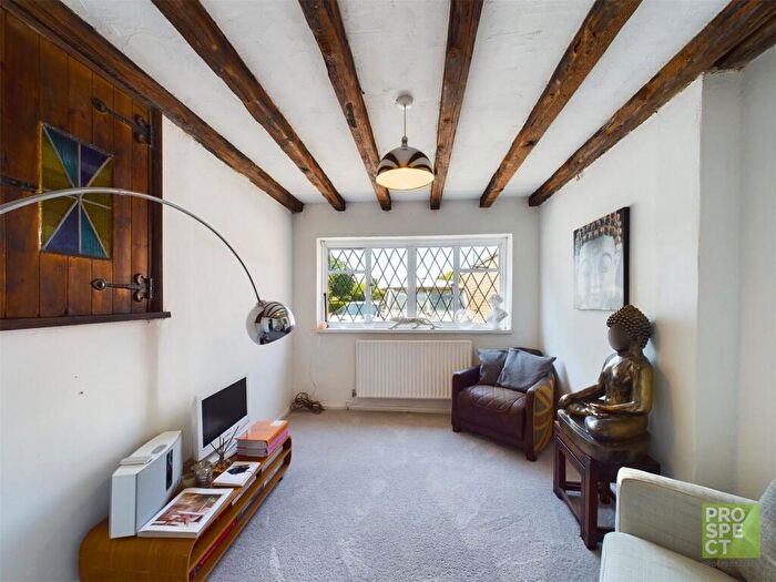 Studio To Rent In Oldfield Road, Maidenhead, Berkshire, SL6