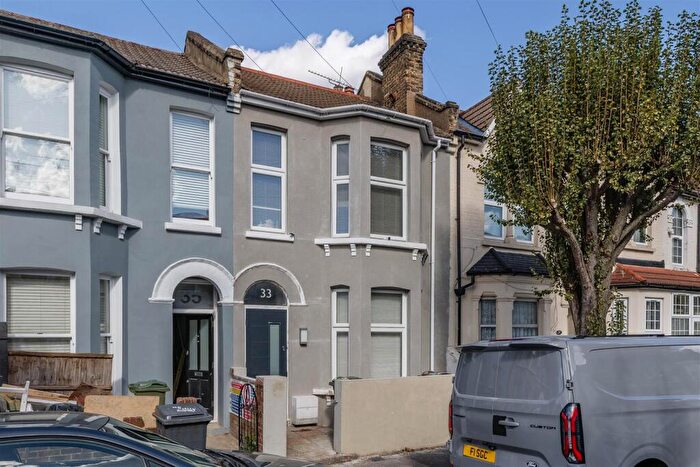 3 Bedroom Terraced House For Sale In Glenthorne Road, Walthamstow, E17