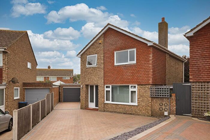 4 Bedroom House For Sale In Holly Close, Broadstairs, Kent, CT10