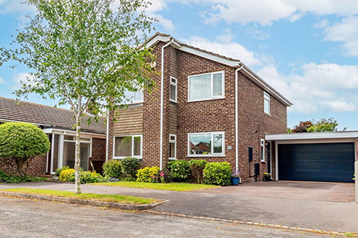 4 Bedroom Detached House For Sale In Dines Close, Wilstead, MK45