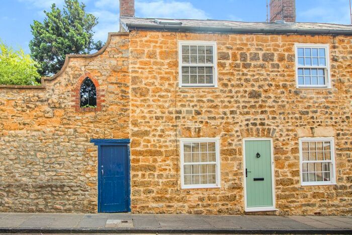 2 Bedroom Maisonette To Rent In Higher Cheap Street, Sherborne, Dorset, DT9