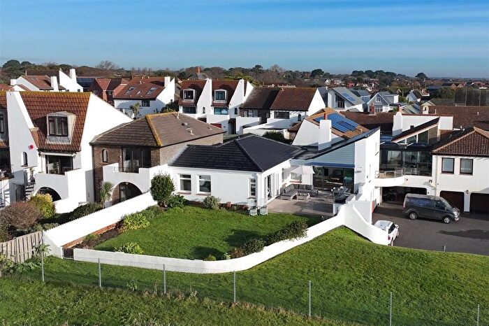 4 Bedroom End Terrace House For Sale In Needles Point, Milford On Sea, Lymington, Hampshire, SO41