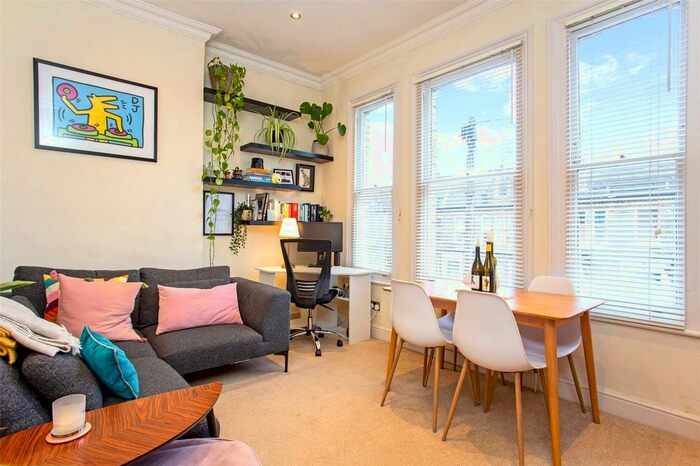 2 Bedroom Flat To Rent In Lysias Road, London, SW12