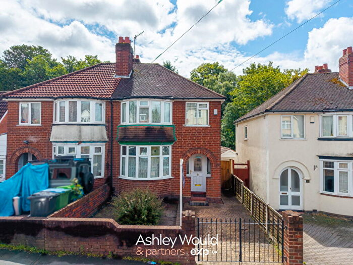 3 Bedroom Semi-Detached House For Sale In Barrs Road, Cradley Heath, B64