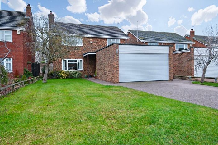 4 Bedroom Detached House For Sale In Hillside Close, Ellington, Huntingdon, PE28