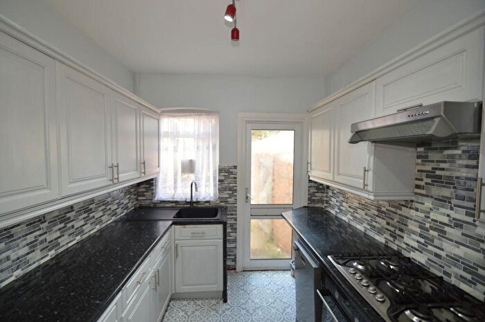 3 Bedroom Semi Detached House To Rent In Brampton Road, Bexleyheath, DA7