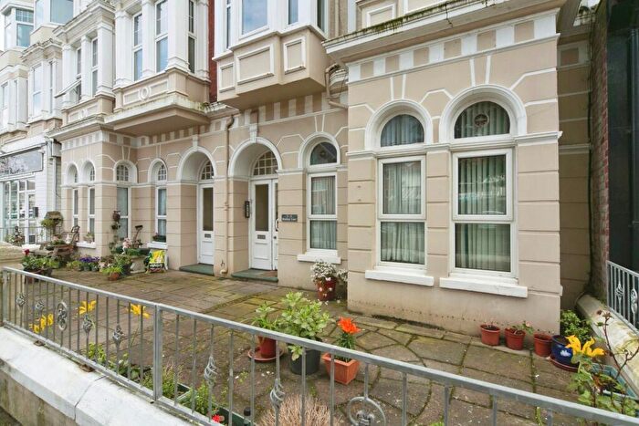 2 Bedroom Flat For Sale In Mostyn Avenue, Llandudno, LL30