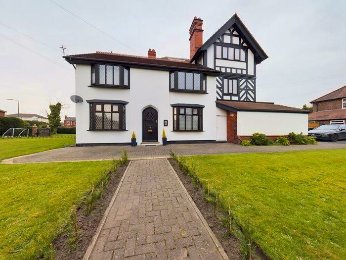 2 Bedroom Duplex To Rent In The Grange, Grange Avenue, Flixton, Manchester, M41