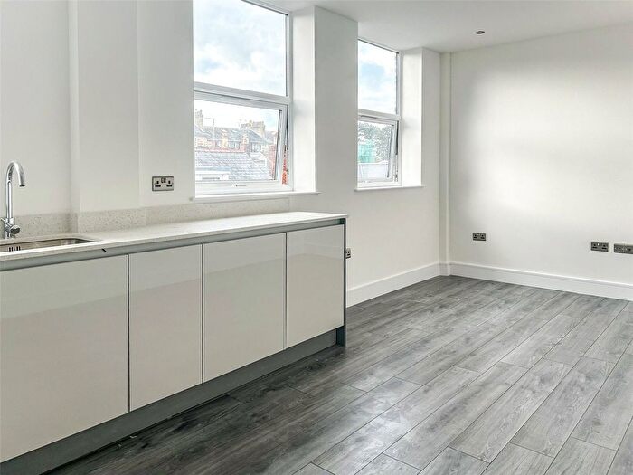 1 Bedroom Flat To Rent In Calverley Road, Tunbridge Wells, Kent, TN1