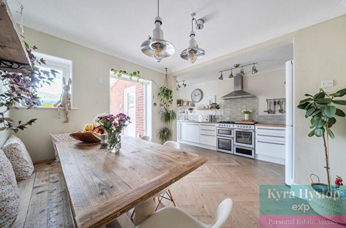 3 Bedroom Semi Detached House For Sale In Venny Bridge, Exeter, EX4