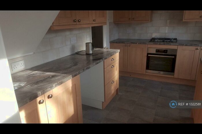 3 Bedroom End Of Terrace House To Rent In Barrack Road, Christchurch, BH23