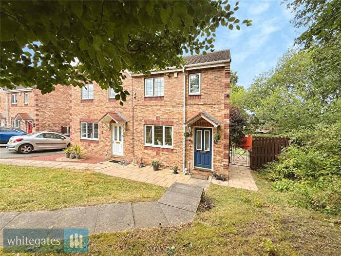 3 Bedroom Semi-Detached House For Sale In Applehurst Bank, Barnsley, S70