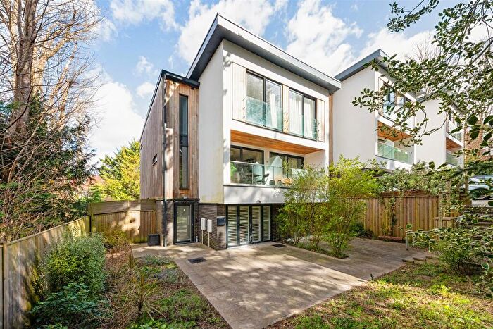 4 Bedroom End Of Terrace House For Sale In Holt Place, Purley, CR8