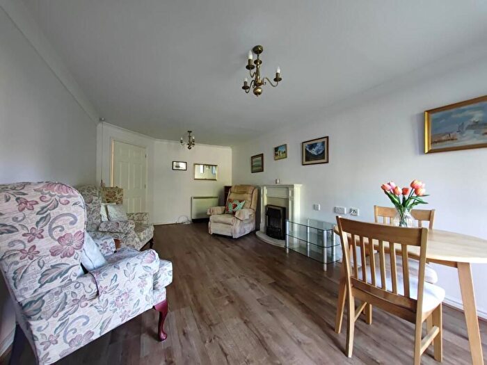 1 Bedroom Property For Sale In Reading Road, Winnersh, Wokingham, RG41