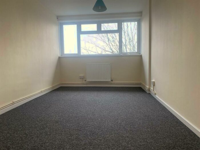 1 Bedroom Flat To Rent In Albatross Avenue, Rochester, ME2