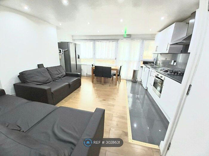 4 Bedroom Flat To Rent In Stratford, London, E15