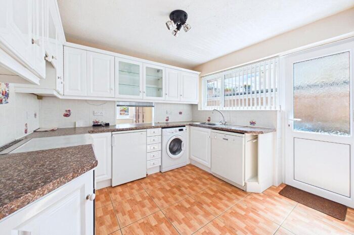 4 Bedroom Detached House For Sale In West Way, Broadstone, Dorset, BH18 - Photo 3