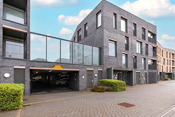 2 Bedroom Apartment For Sale In Barton Fields Road, Headington, OX3