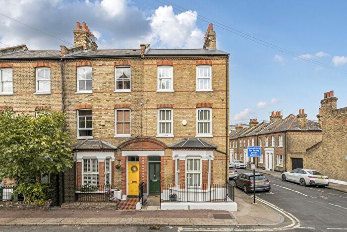 4 Bedroom End Of Terrace House For Sale In Old Woolwich Road, London, SE10