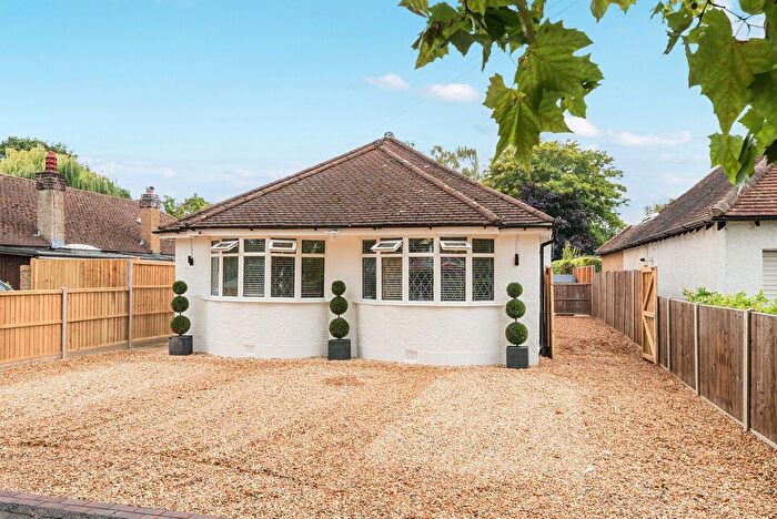 3 Bedroom Bungalow For Sale In Green Lane, Chertsey, Surrey, KT16