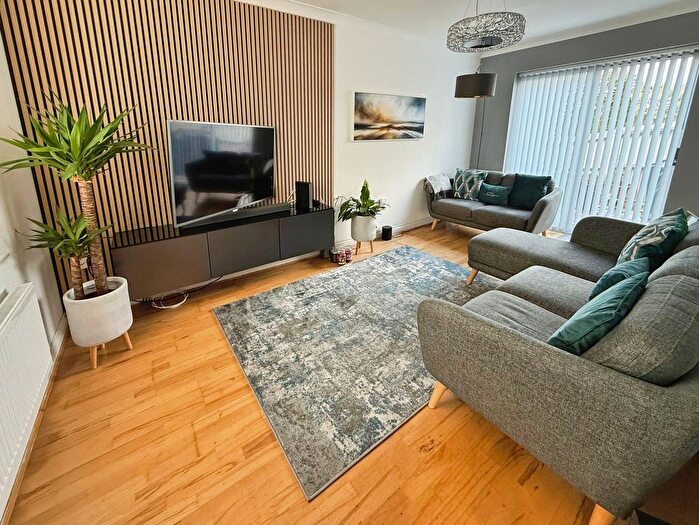 3 Bedroom End Of Terrace House For Sale In Owen Drive, Plymouth, PL7