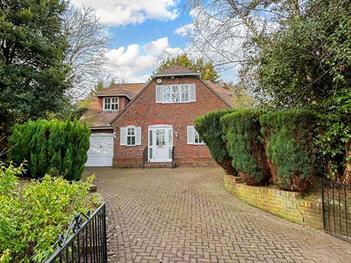 3 Bedroom Detached House For Sale In The Street, Hartlip, Sittingbourne, Kent, ME9