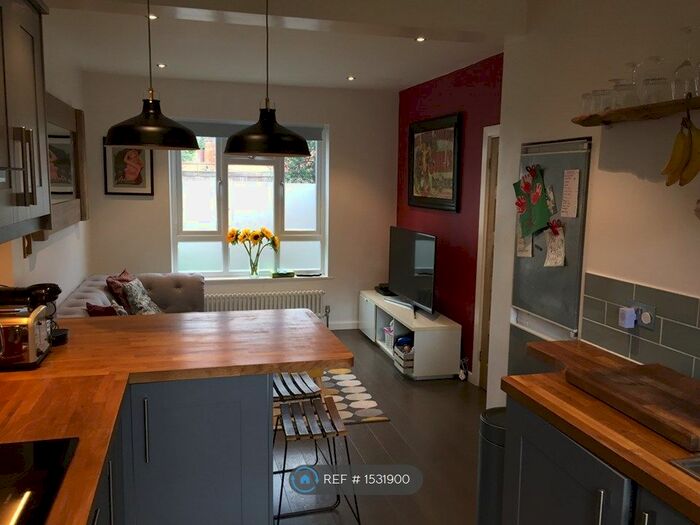 2 Bedroom Flat To Rent In Shernhall Street, London, E17