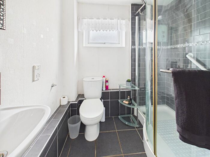2 Bedroom Apartment For Sale In Stonyhurst Court, Shelton Lock, DE24