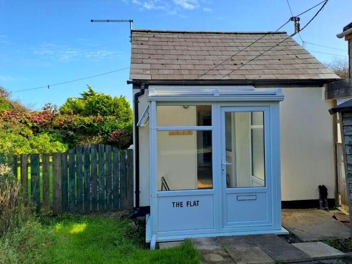 1 Bedroom Flat To Rent In Main Road, Helston, TR13