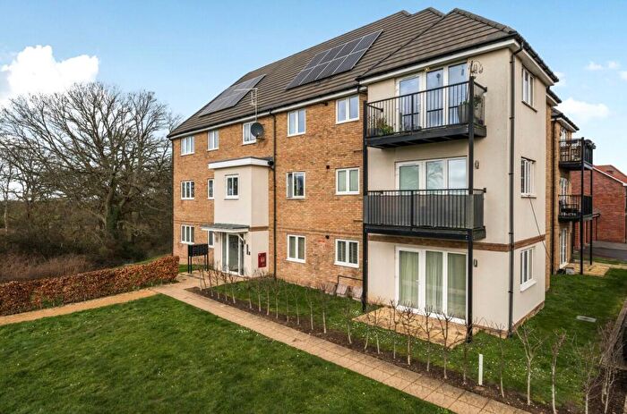 2 Bedroom Apartment For Sale In Ellwood Fields, Binfield, Bracknell, Berkshire, RG42
