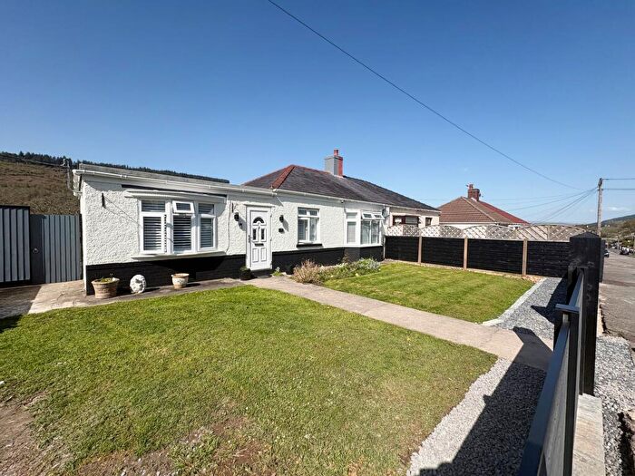 3 Bedroom Semi-Detached Bungalow For Sale In Lletty Dafydd, Clyne, SA11
