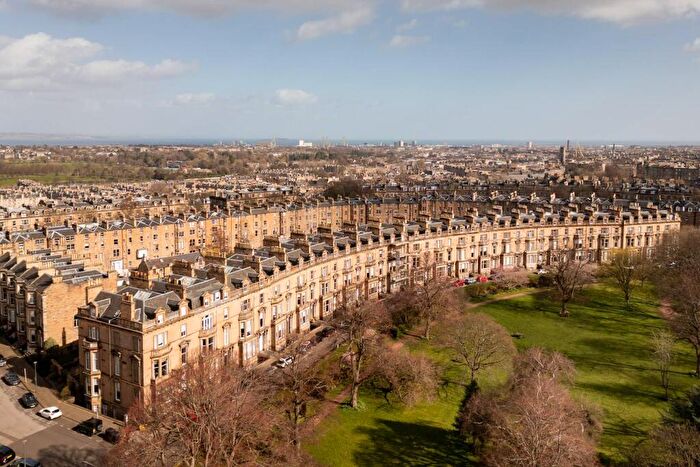 4 Bedroom Apartment For Sale In Belgrave Crescent, Edinburgh, EH4