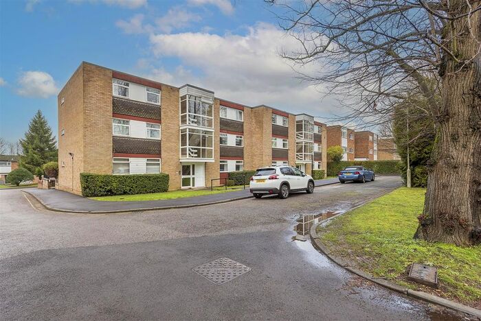2 Bedroom Flat To Rent In Milton Road, Harpenden, AL5