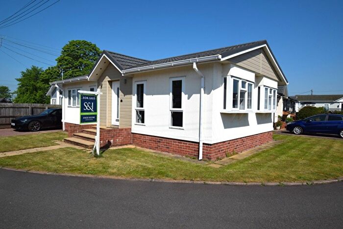 2 Bedroom Mobile/park Home For Sale In Warren Park, Warrant Road, Stoke-On-Tern, Market Drayton, Shropshire, TF9