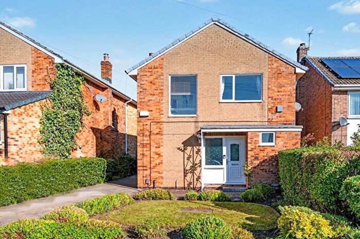 3 Bedroom Detached House For Sale In Arran Drive, Horsforth, Leeds, West Yorkshire, LS18