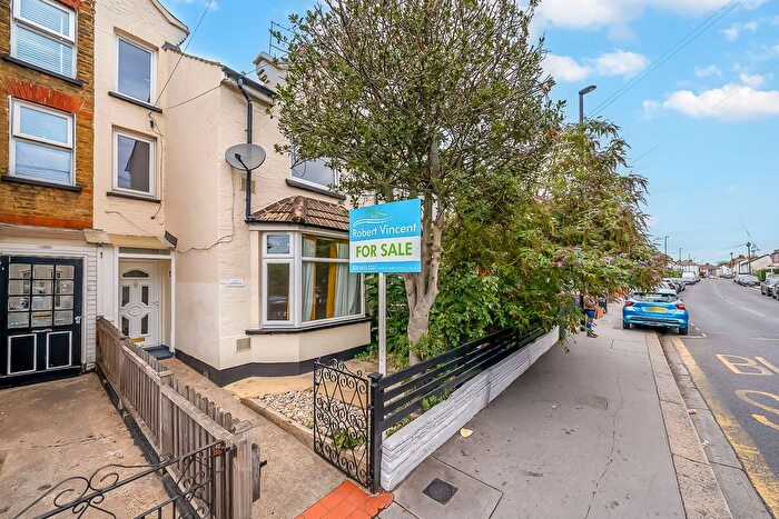 3 Bedroom Semi Detached House For Sale In Bensham Lane, Thornton Heath, CR7