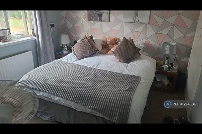 4 Bedroom Semi-Detached House To Rent In Kent Avenue, Canterbury, CT1