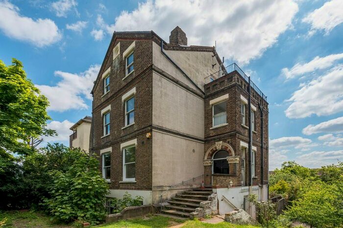 2 Bedroom Flat To Rent In St Germans Road, Lewisham, London, SE23