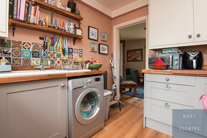 2 Bedroom Semi-Detached House For Sale In Briar Crescent, Exeter, EX2