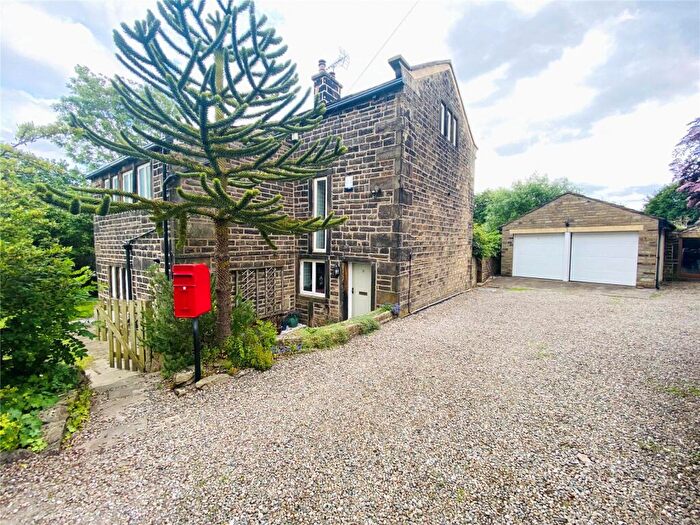 4 Bedroom Detached House For Sale In Heys Road, Holmfirth, West Yorkshire, HD9