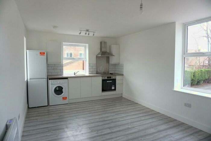 1 Bedroom Apartment To Rent In Third Avenue, Nottingham, NG7
