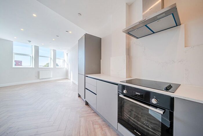 2 Bedroom Flat To Rent In Carlton Crescent, Southampton, SO15