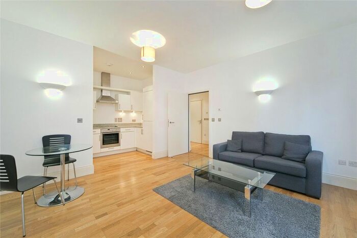 1 Bedroom Flat To Rent In Lever Street, London, EC1V