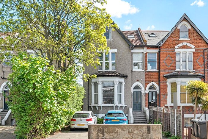 1 Bedroom Flat For Sale In Bedford Hill, Balham, London, SW12