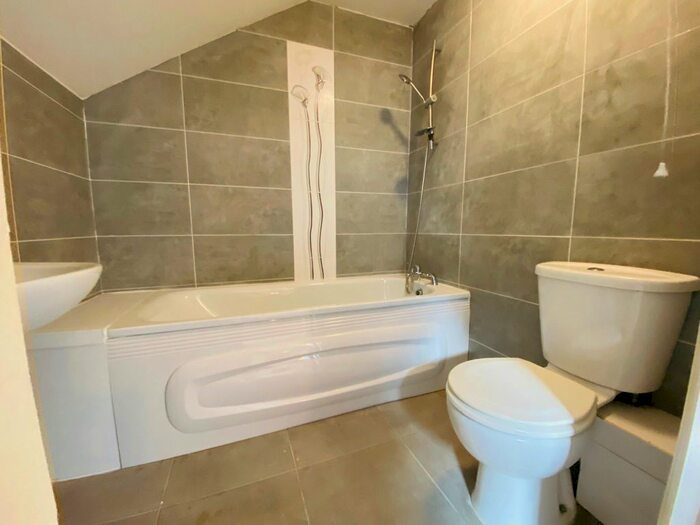 3 Bedroom Flat To Rent In Larkshall Road, London, E4